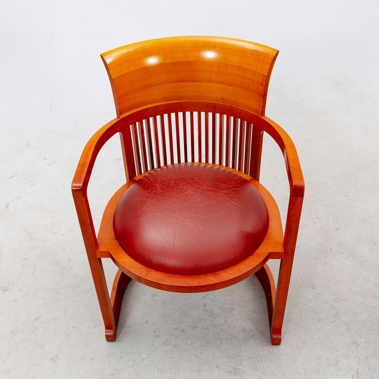 Frank Lloyd Wright, karmstolar, "606 Barrel Taliesin", ett par, för Cassina 1986, Signerade och numrerade 18706 och 1835.