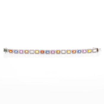 Armband, 18K vitguld med multifärgade safirer och diamanter.