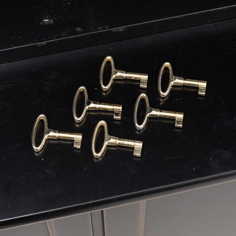 Kerstin Hörlin-Holmquist, sideboard samt vitrinskåp, "Charlotte", Asko, Finland, 1970-tal.