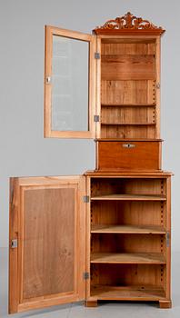 BOKSKÅP, nyrokoko, 1800-talets andra hälft.