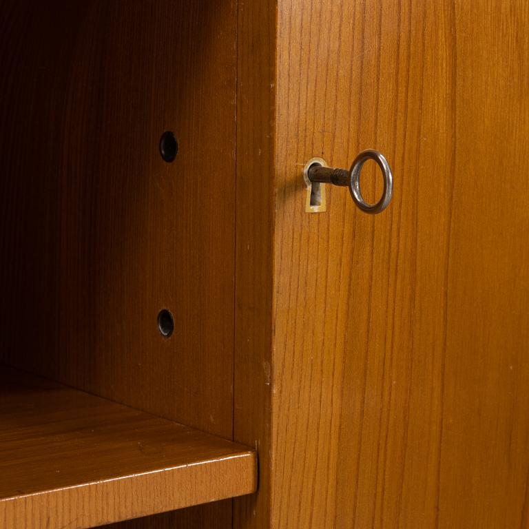 Bokhylla, "Tusen och en natt”, troligen Mjölby Intarsia, 1930-tal.