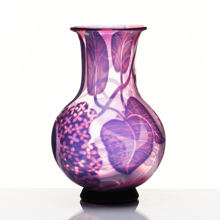Eva Englund, a 'graal' glass vase, Orrefors, Sweden 1983.