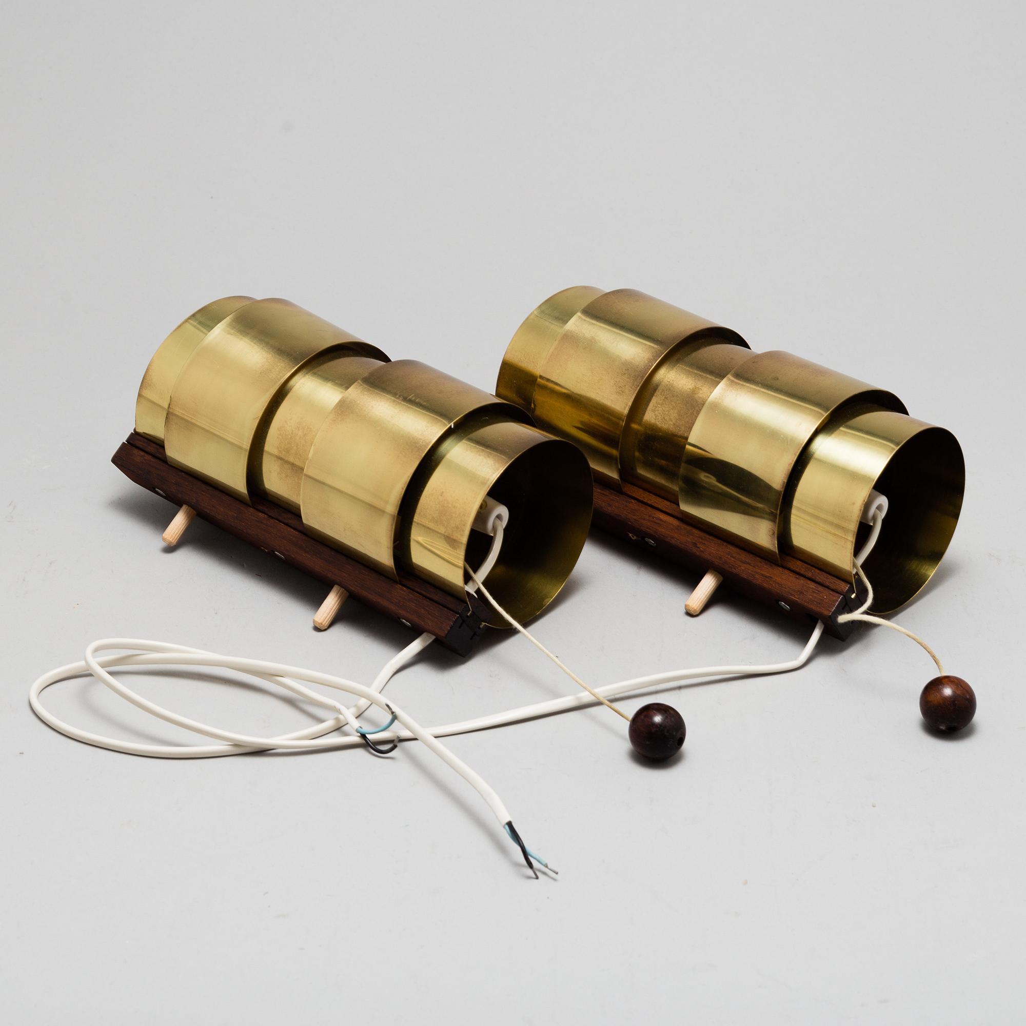 VÄGGLAMPOR, ett par, 1900-talets andra hälft.