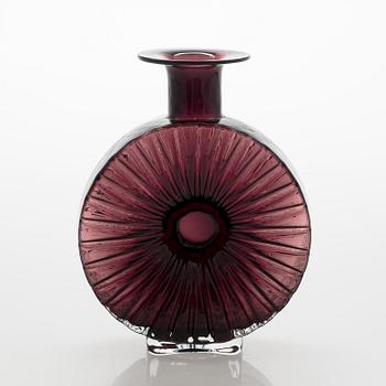 Helena Tynell, a 'Sun bottle' for Riihimäen Lasi Oy. In production 1964-1974.