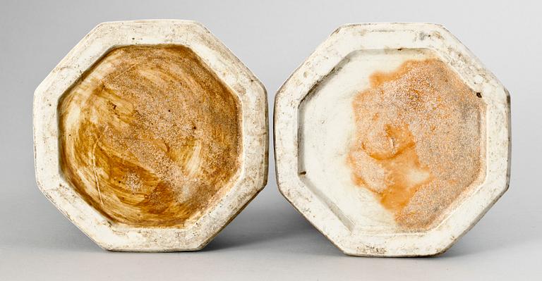 LJUSSTAKAR, ett par, porslin, Kina 1900/2000-tal.