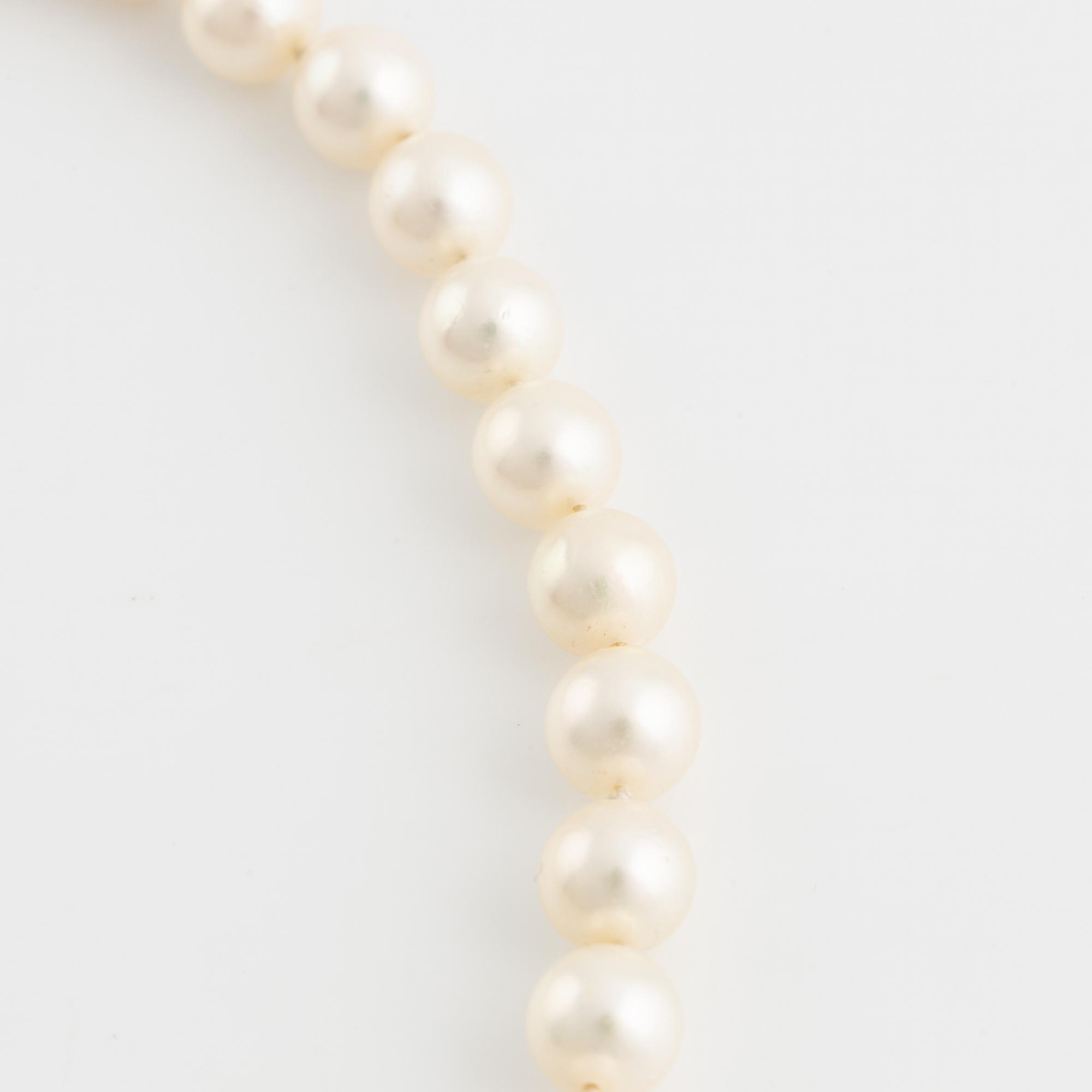 Collier med odlade pärlor, bajonettlås 18K guld.