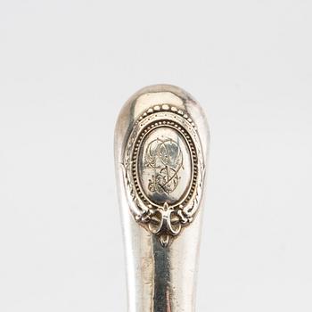 Serving utensils, 4 pieces in case, silver, Paris, late 19th century.