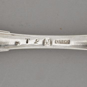 Parti silver, 5 delar, bär stämplar från bla St Petersburg, 1800-tal. Tot vikt ca 250 g.