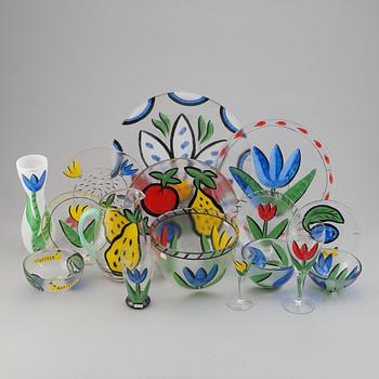 Ulrica Hydman-Vallien, servis, glas, 56 delar,  "Tulipa", Kosta Boda, signerade.