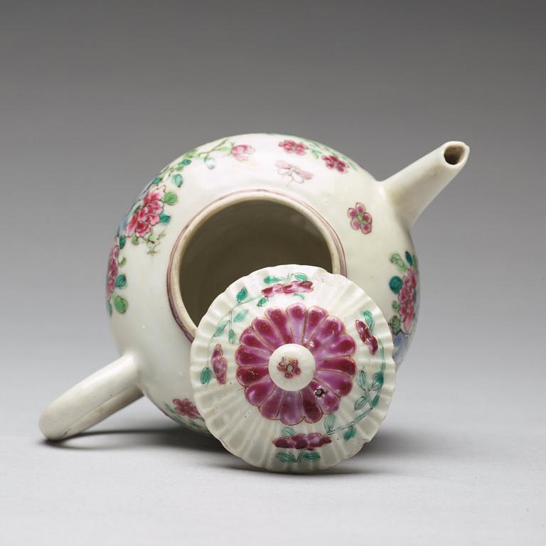 A famille rose tea pot with cover, Qing dynasty, 18th Century.