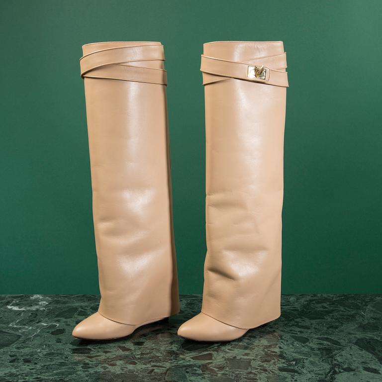 STÖVLAR, GIVENCHY, storlek 37.