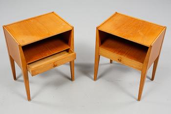 SÄNGBORD, ett par, omkring 1900-talets mitt.