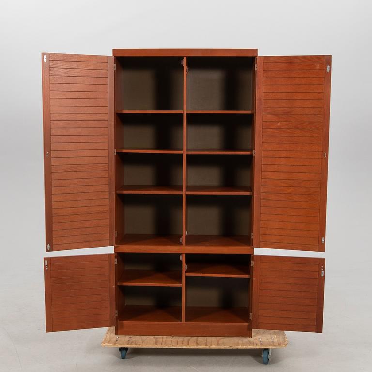 Cabinet late 20th century.