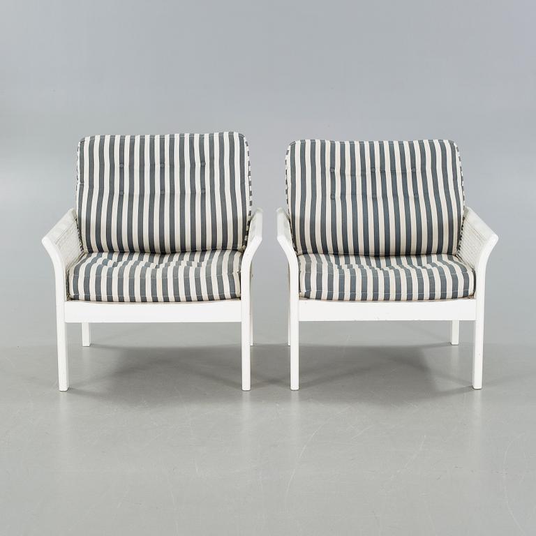 FÅTÖLJER, ett par, Dux, 1900-talets andra hälft.