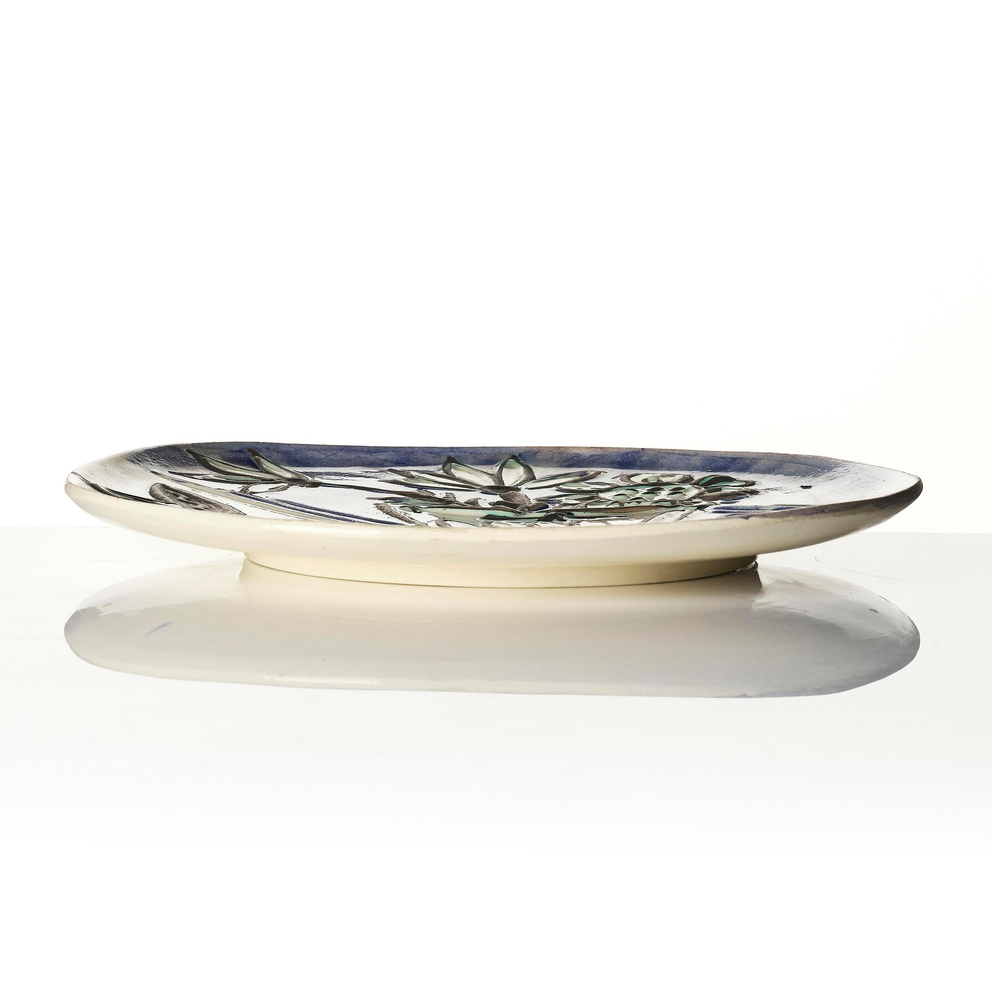 Pablo Picasso, fat, fajans, "Bouquet à la pomme" (A.R. 305), Madoura, Vallauris, Frankrike, efter 1956.