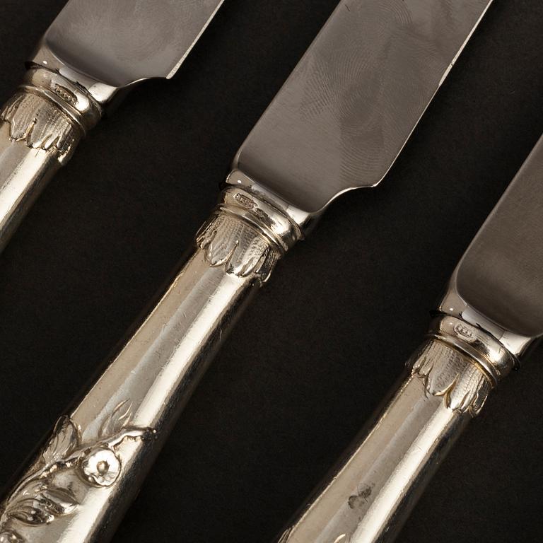 Six early 20th century silver knives, Jugend, Holland.