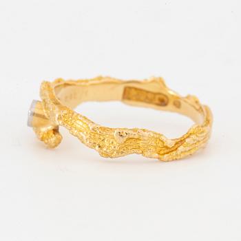 LAPPONIA, 18K gold and eight-cut diamond ring.