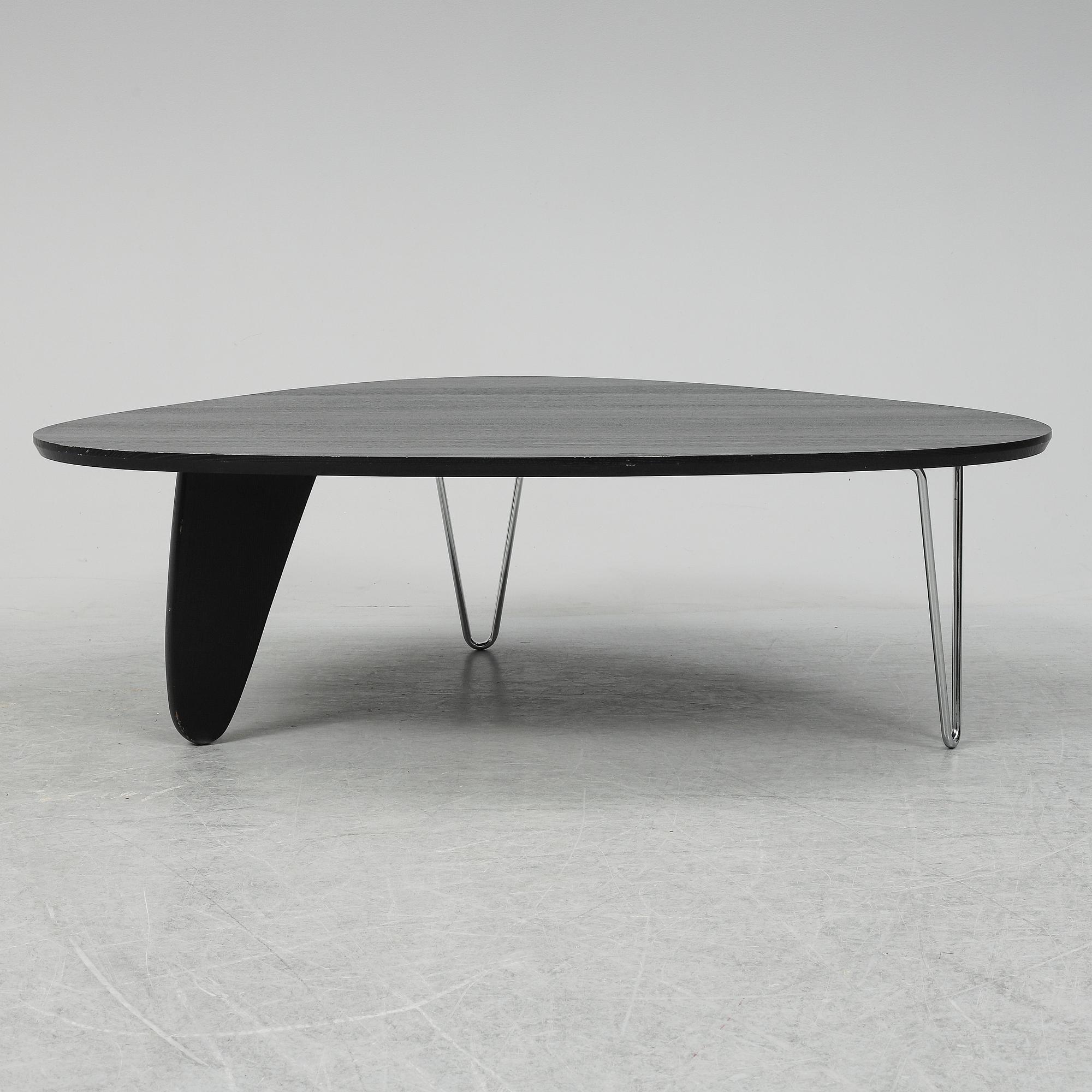 ISAMU NOGUCHI, soffbord, "Fin Table", Vitra Design Museum, 2002.
