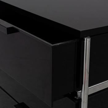 ANTONIO CITTERIO & OLIVER LÖW, a 'Mobil" container for Kartell.