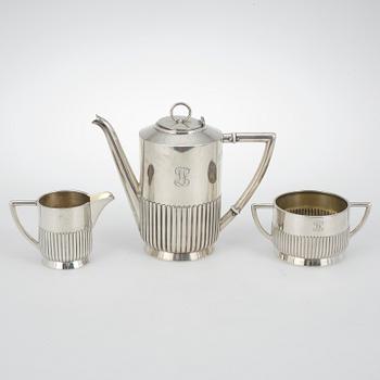 KAFFESERVIS, 3 delar, silver, CG Hallberg, Stockholm, 1920. Total vikt ca 585g.