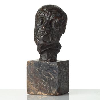 170. AUGUSTE RODIN, Skulptur, brons. Signerad och med gjutarstämpel. Höjd 12,5 cm (inkl. sockel 20,5 cm).