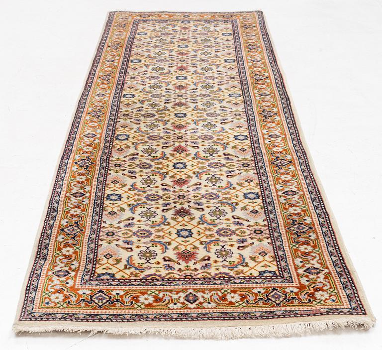 Gallerimatta, Hosseinabad, signerad, ca 295 x 85 cm.