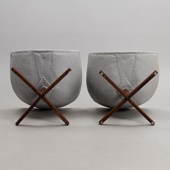 CARL GUSTAF HIORT AF ORNÄS, A PAIR OF ARMCHAIRS. "Mandarinen". 1960s.