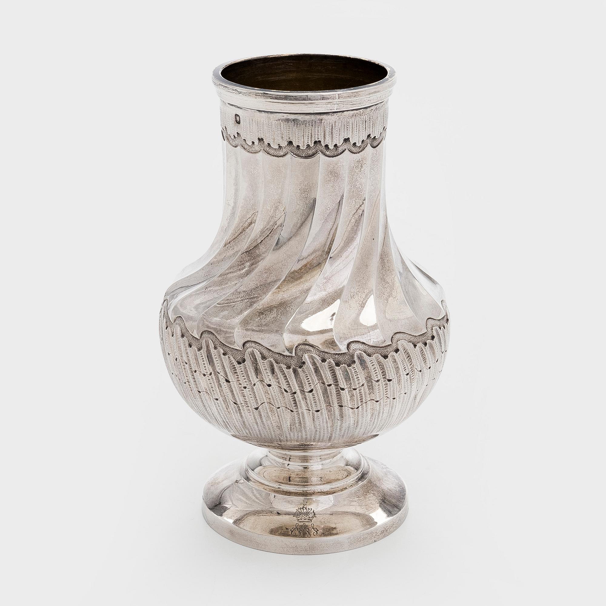 Boin-Taburet, maljakko, hopeaa (.950), Pariisi 1800-luvun loppu.