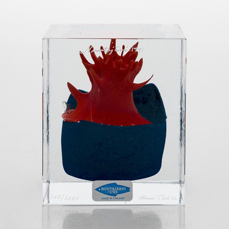 Oiva Toikka, an annual glass cube, signed Oiva Toikka Nuutajärvi 1991, 768/2000.