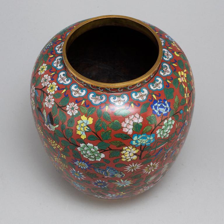 A Chinese cloisonne vase, 20th century.