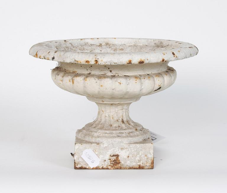 TRÄDGÅRDSURNA, gjutjärn, 1900/2000-tal.