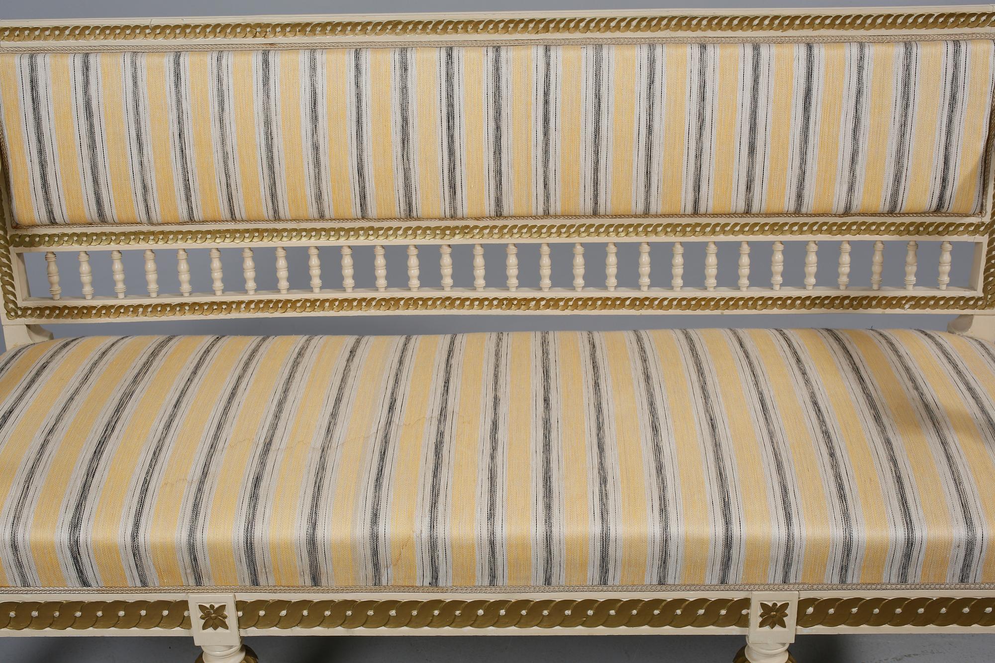 SOFFA, gustaviansk stil, 1900-talets första hälft.
