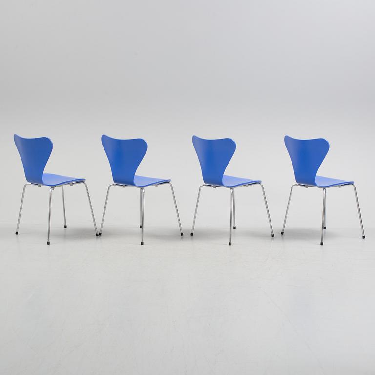 ARNE JACOBSEN, a set of four chairs, "Seven", Fritz Hansen, 2000.