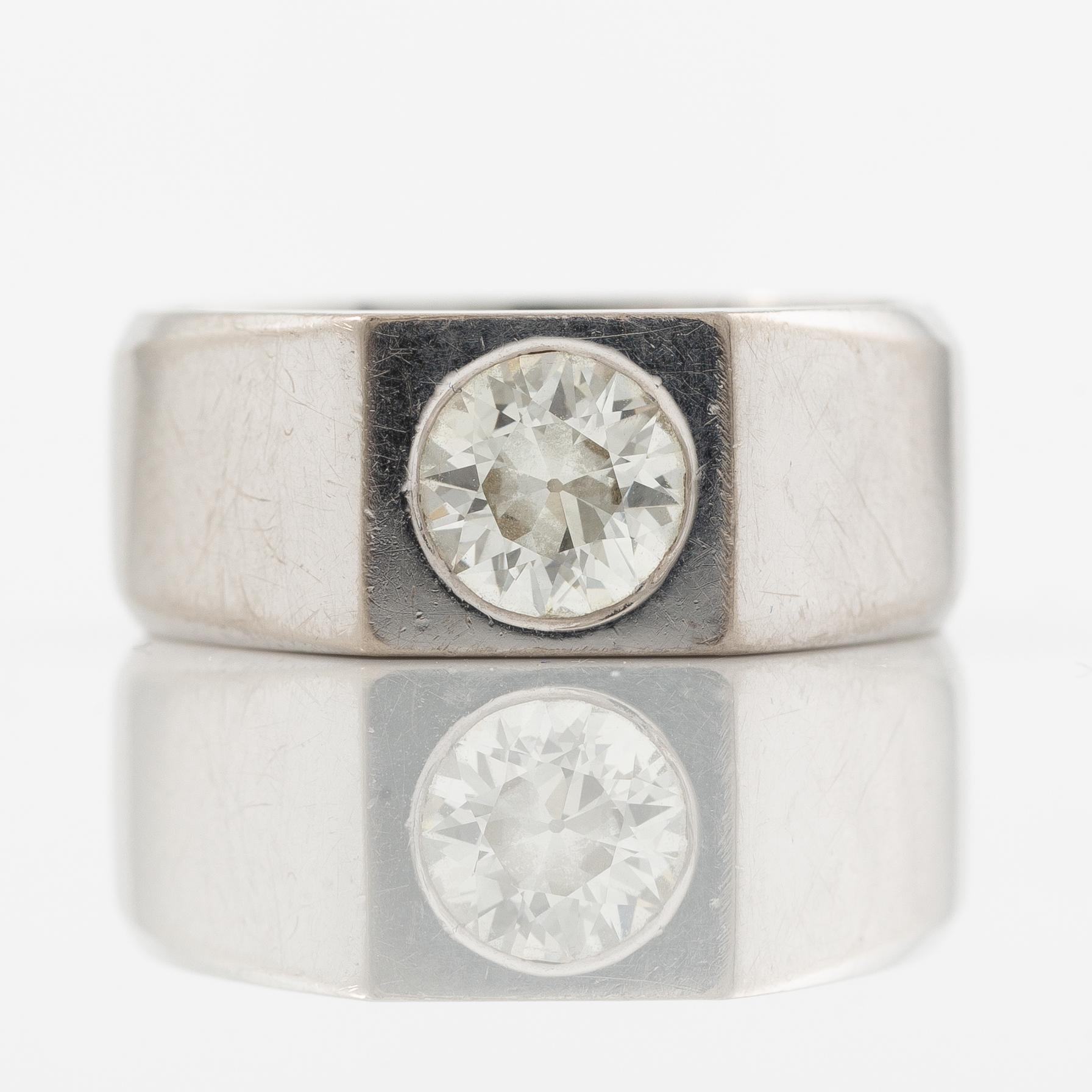 Ring 18K vitguld med gammalslipad diamant 0.91 ct.