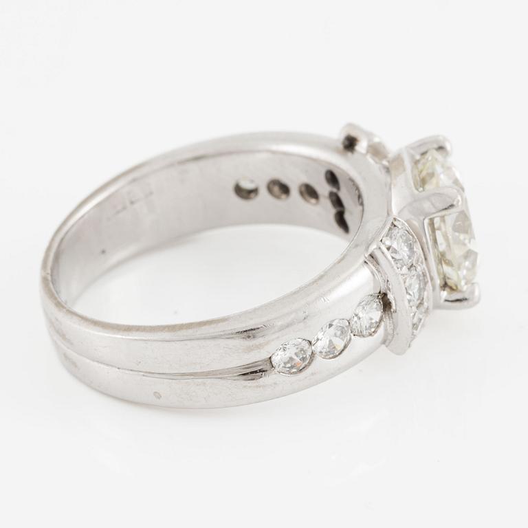 Ring in 18K white gold set with a brilliant-cut diamond approximately 2.23 ct.