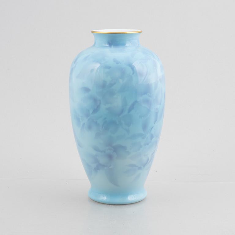 A porcelain vase, Fukagawa Porcelain Manufacturing Company, Japan, second half of the 20th century.