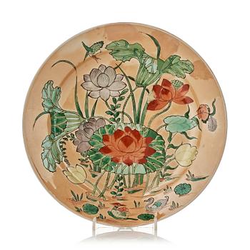 A famille verte dish, Qing dynasty, with a Xuande mark.