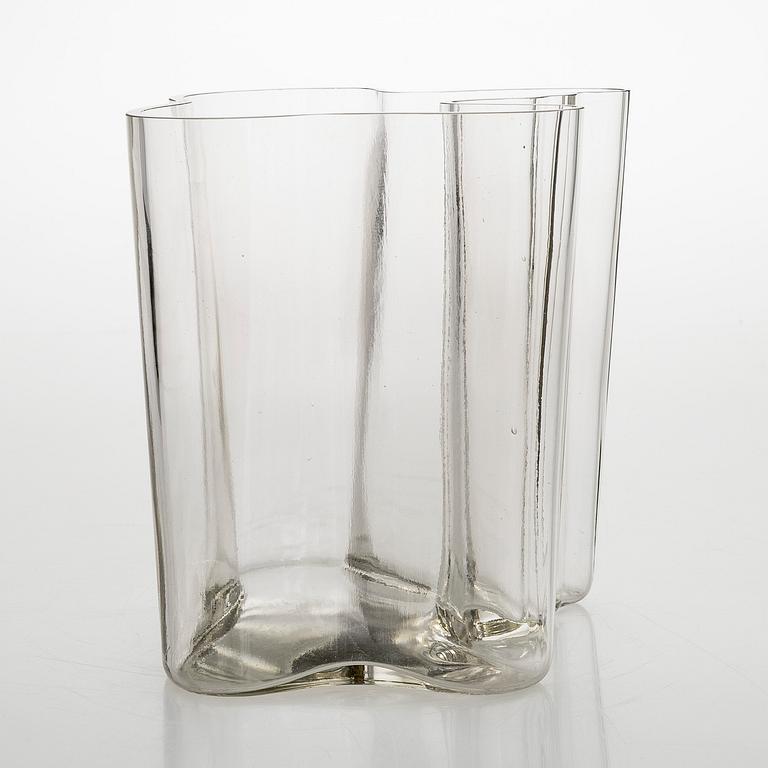 Alvar Aalto, maljakko, malli 3031, signeerattu Alvar Aalto - 3031 korkeus 20 cm.
