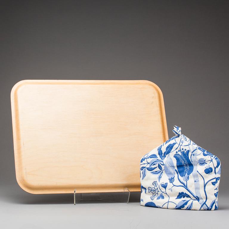 BRICKA SAMT TEHUVA, tyg "La Plata" Firma Svenskt Tenn. Inköpt 1962.