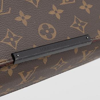 Louis Vuitton, a monogram canvas 'Beaubourg' cross body bag, 2016.