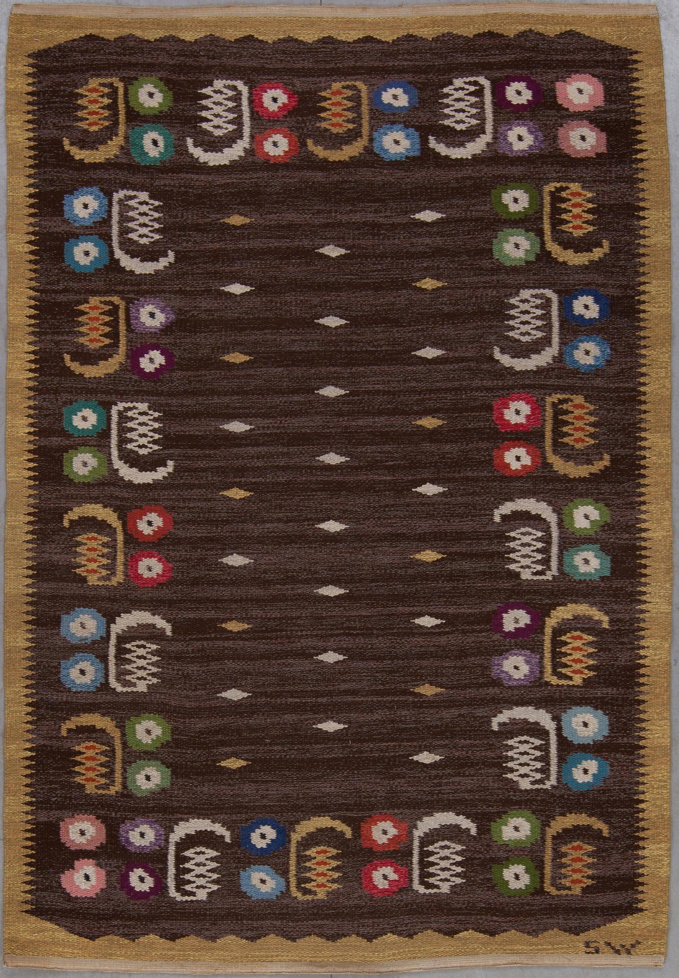 MATTA, rölakan signerad SW (Sofia Widén), omkring 1900-talets mitt, ca 203 X 140cm.