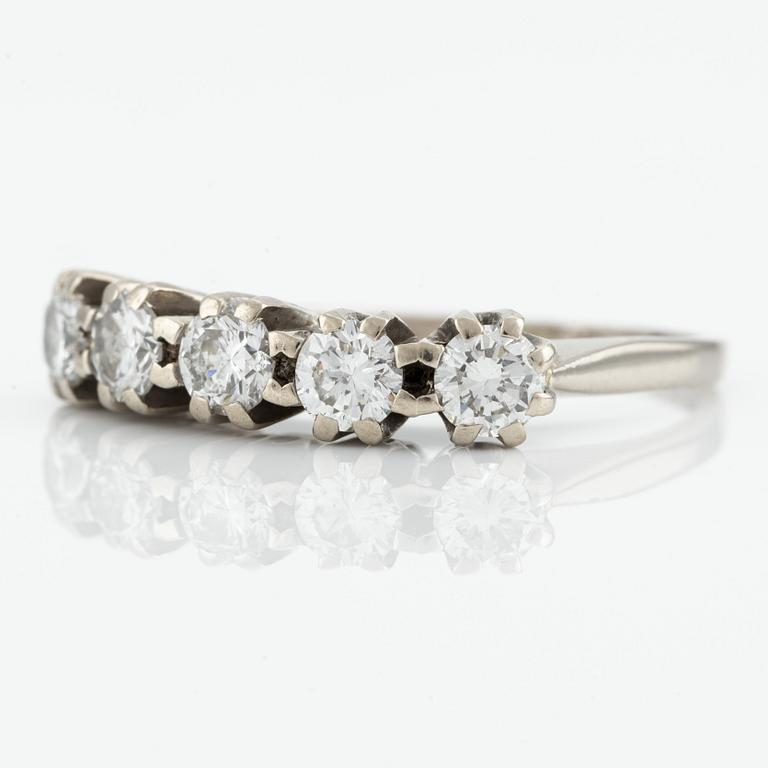 Ring, alliance, 18K white gold with brilliant-cut diamonds.