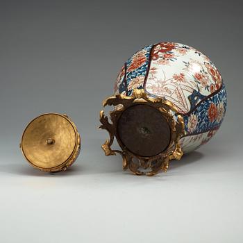 A Japanese gilt bronze imari vase, Genroku, circa 1700.