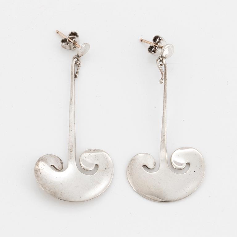 VIVIANNA TORUN BÜLOW-HÜBE, a pair of sterling silver earrings, for Georg Jensen.