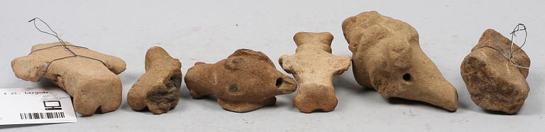 FIGURINER, 6 st. Lergods. Peru, Sydamerika. Troligen gravföremål.