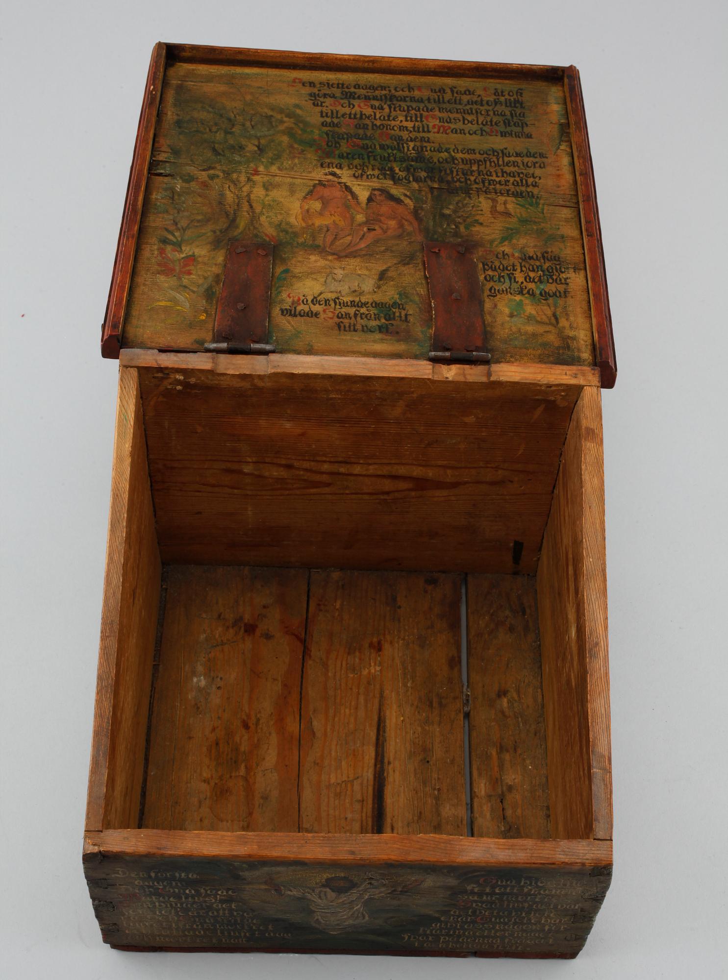 Wooden box, 19th century.