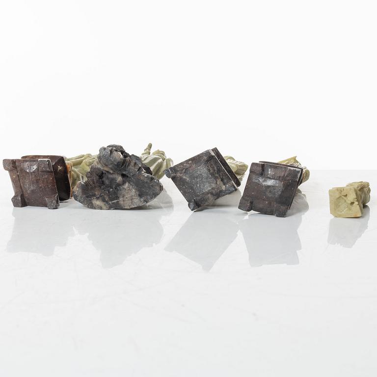 Figuriner, nio stycken, soapstone, Kina, sen Qingdynasti / 1900-tal.