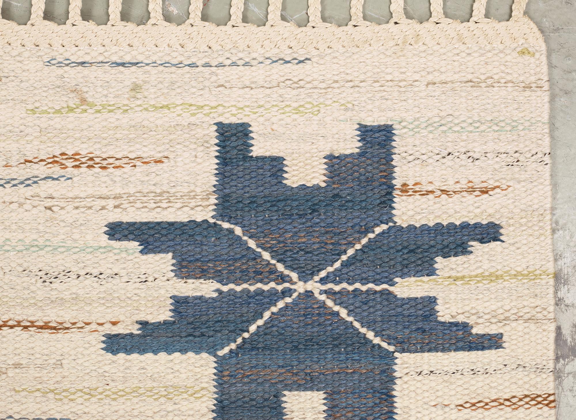 MATTA. "Höstmattan". Rölakan. 328 x 221 cm. Signerad AB MMF.