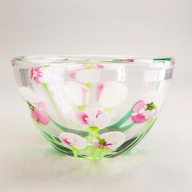 Elna Melusine Jolom, a signed and dated 2014 glass bowl.