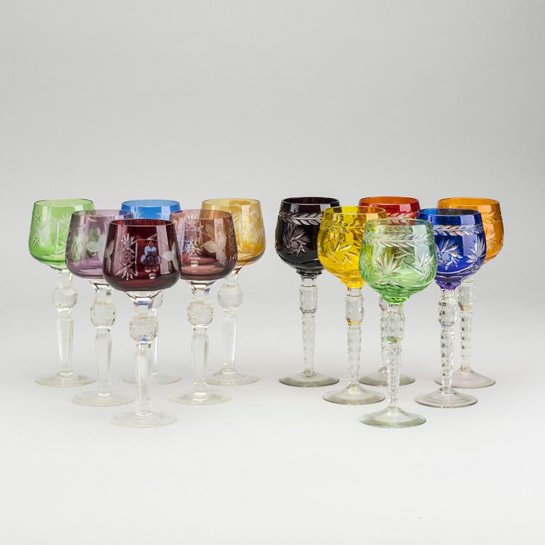 A SET OF 10+6 WINE GLASSES. 20TH CENTURY.